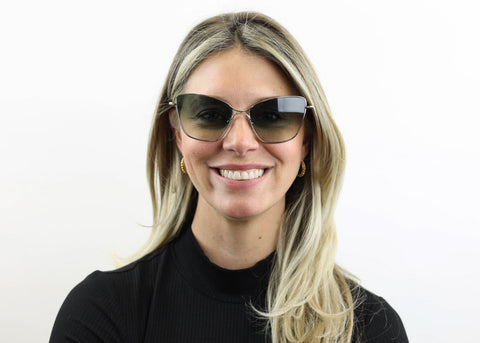 7920 female model